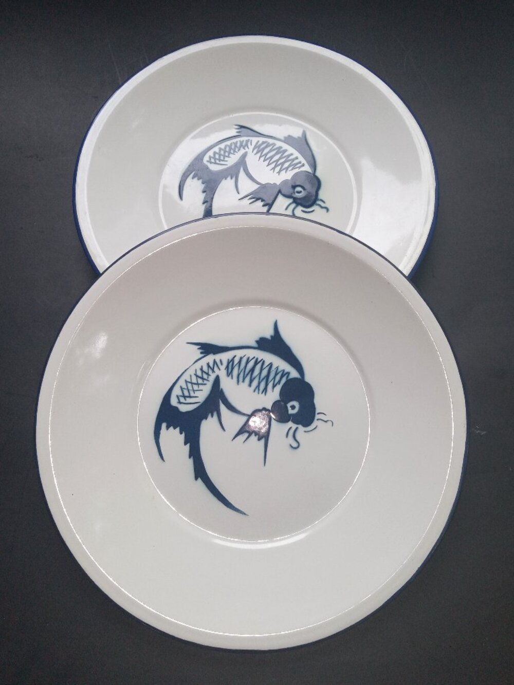 VTG Plates 10” White Blue Koi Fish Enamelware Granitware Butterfly Brand China